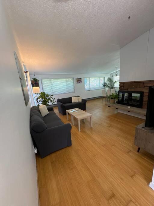Entire Home 3 Bds 2 Bats Сиэтл Экстерьер фото